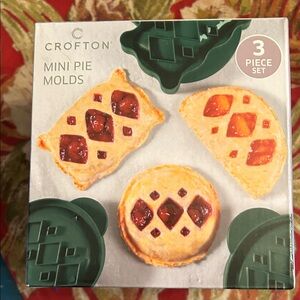 Mini Pie Molds by Crofton NIB Makes 3